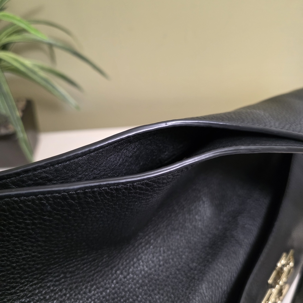 Tory Burch | Britten Black Leather Hobo Bag - Picture 9 of 16